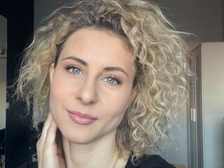 TiffaniRoze cam